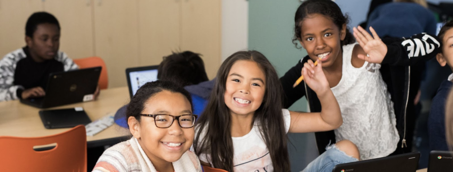 students with chromebooks