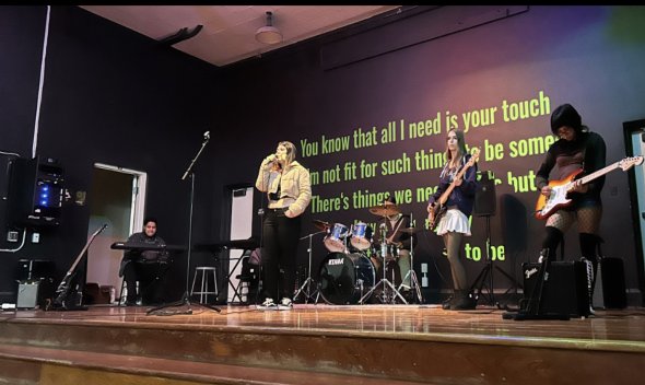 Band performs at Exhibition